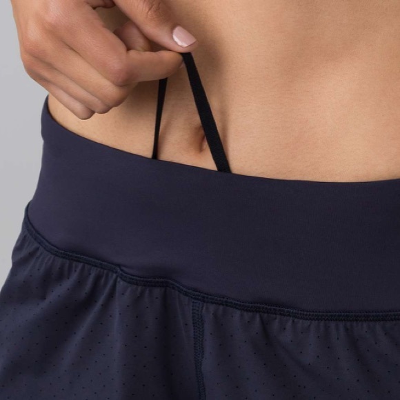 Lululemon Final Lap Short (2.5")
Midnight Navy size 6 shorts blue running - Picture 4 of 11